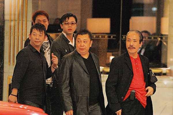 上海的汪家来头不小,向华强家族都不敢动他们,霍家也敬他们三分