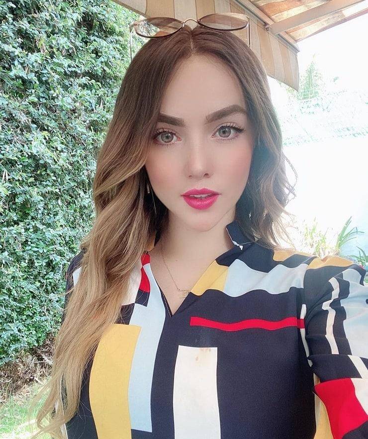 极力打造出一位让人过目不忘的美女:墨西哥美女itza reyna做到了