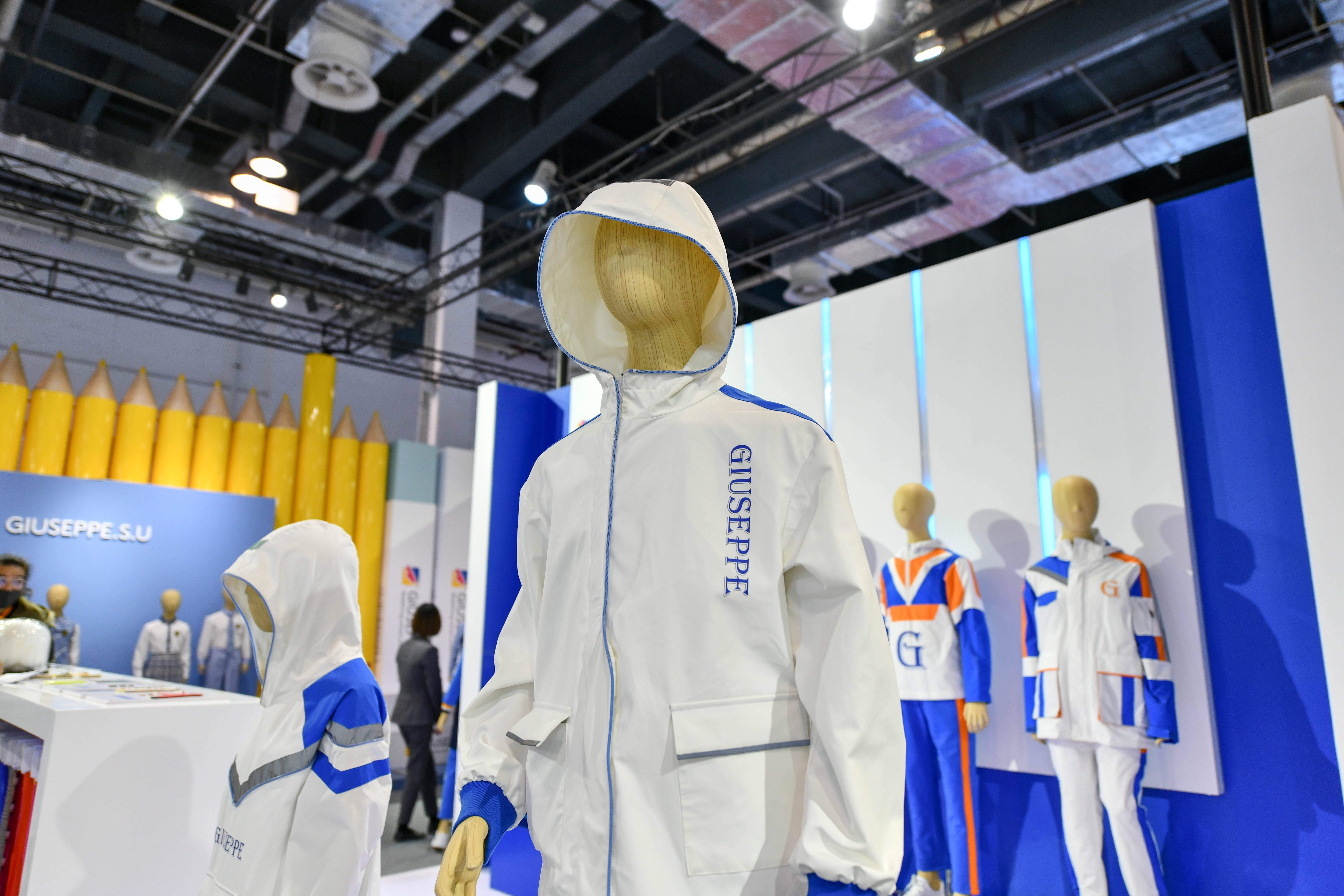 预见未来,创造未来 乔治白闪耀登陆2021上海国际校服·园服展