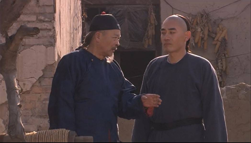 一怒之下,白二奶奶把白景琦和黄春两个人赶出了家门.