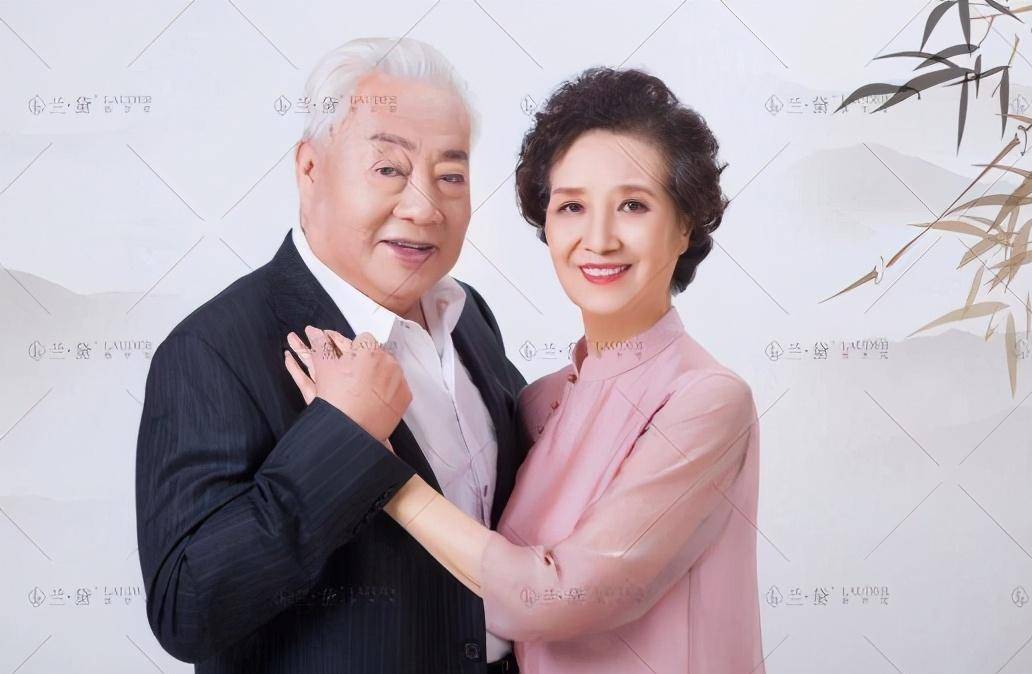 原创"如来佛祖"朱龙广,娶小8岁妻子,52年不让爱妻进厨房