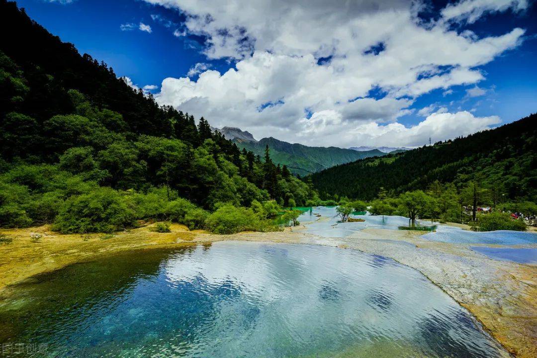 四川旅游景点_个个依山傍水风景美如画,你知道哪几个