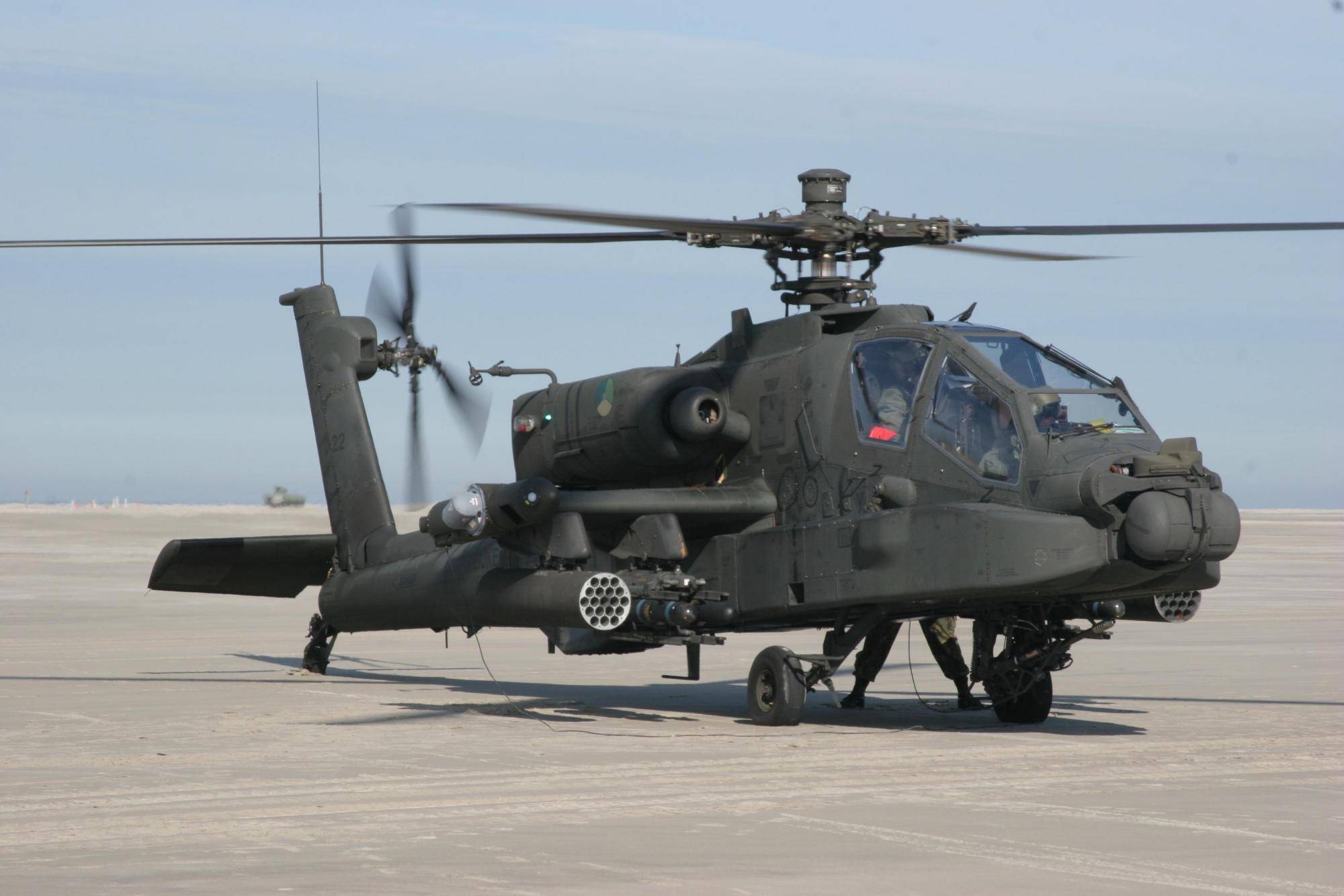美国最强武装直升机:已服役30多年,中国武直-10能与之