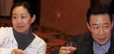 原创老戏骨李雪健,患癌20年没钱治病,妻子不离不弃,坚守至今
