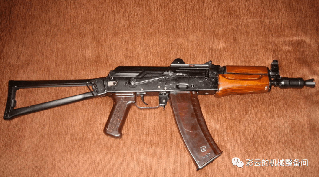 aks-74u短突击步枪(枪托折叠) 《逃离塔科夫》中的aks-74u建模 aks