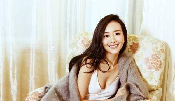 《出路》,悬疑剧《刻不容缓》,以及偶像剧《温柔的背后》,还和吴奇隆