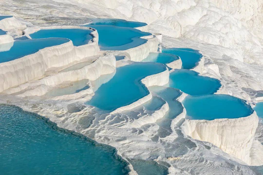 土耳其旅游在棉花堡一览雪白仙境