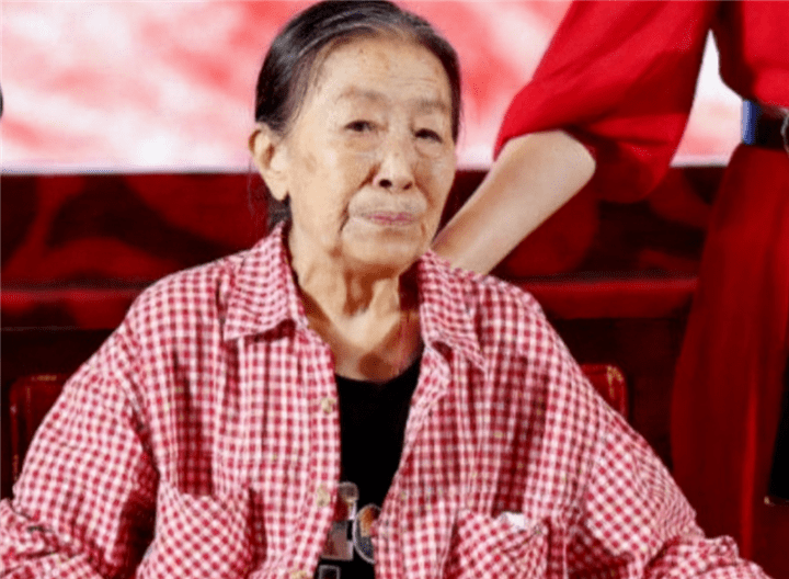 4月21日深夜,在张少华去世30天后,其老公张惠宝在个人社交账号发表长