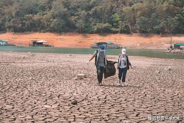 日月潭干涸见底湖底垃圾成堆惨不忍睹网友感觉被书本被骗了