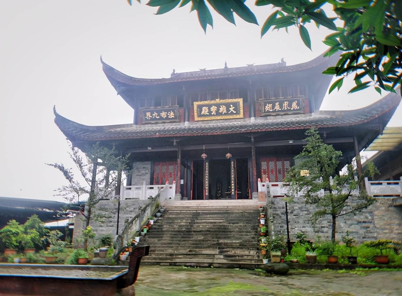 合江县凤鸣镇:凤鸣老街中的佛教圣地——凤凰寺