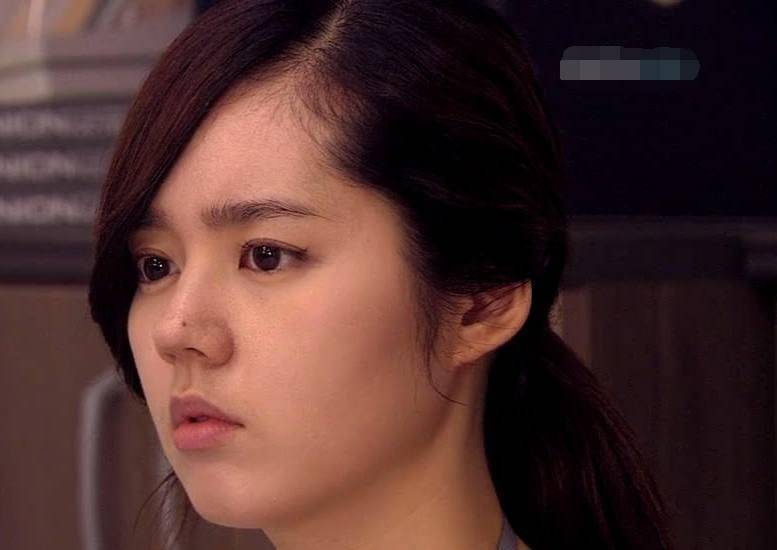 原创她是最好认的韩剧女王,鼻子上那颗痣特好看,今36岁辣妈容颜不老