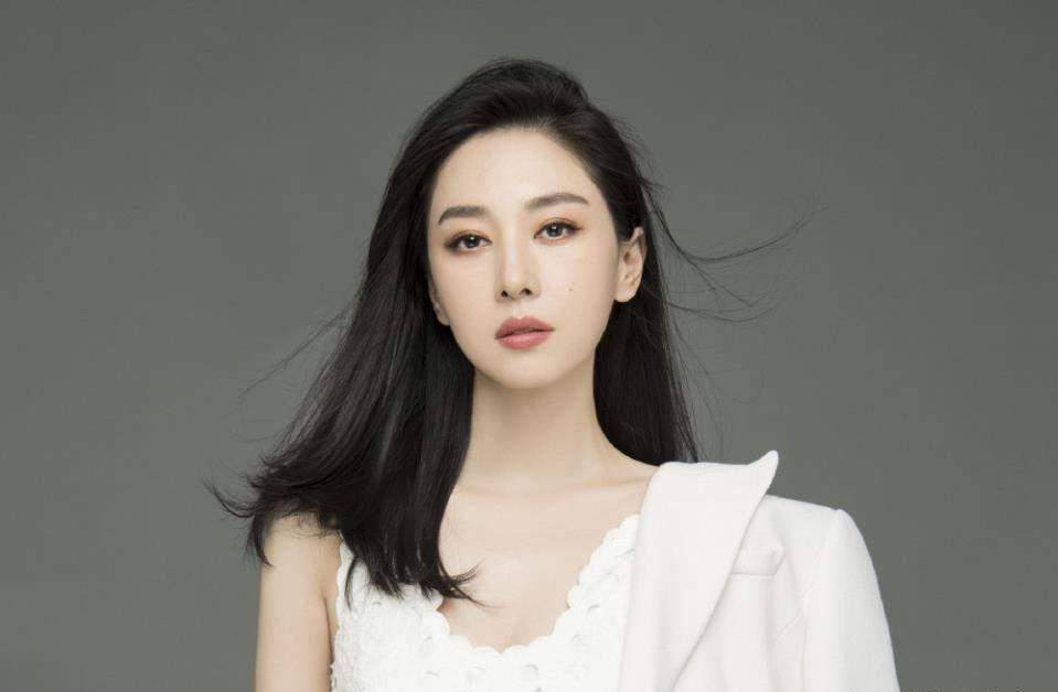 导演最喜欢用的女演员,演50部戏仍不火,嫁攀少皇在家相夫教子