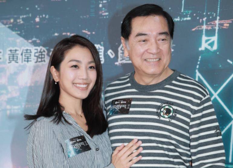 原创爱女心切75岁秦沛心疼女儿拍剧动作戏太多假装路过探班问候