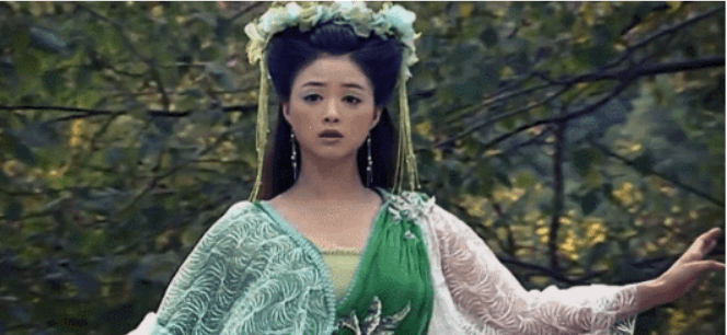 《欢天喜地七仙女》中饰演精灵古怪的四公主绿儿.