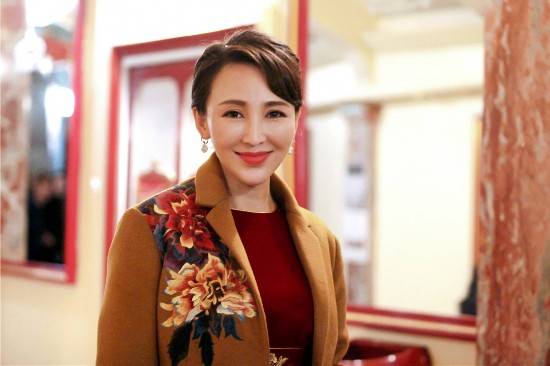 岳丽娜:我挣钱给导演丈夫花,心甘情愿