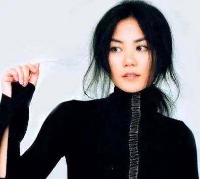 51岁2娃妈,还能活得像个孩子,娱乐圈中也就她了吧_王菲
