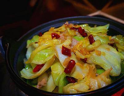 干锅手撕包菜,未去过湖南,但正宗湘菜在家你也可以做!