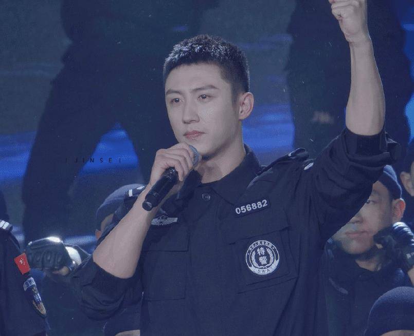 《维和防暴队》杀青, 三位耽改剧男主同框,我却注意唯一女主演