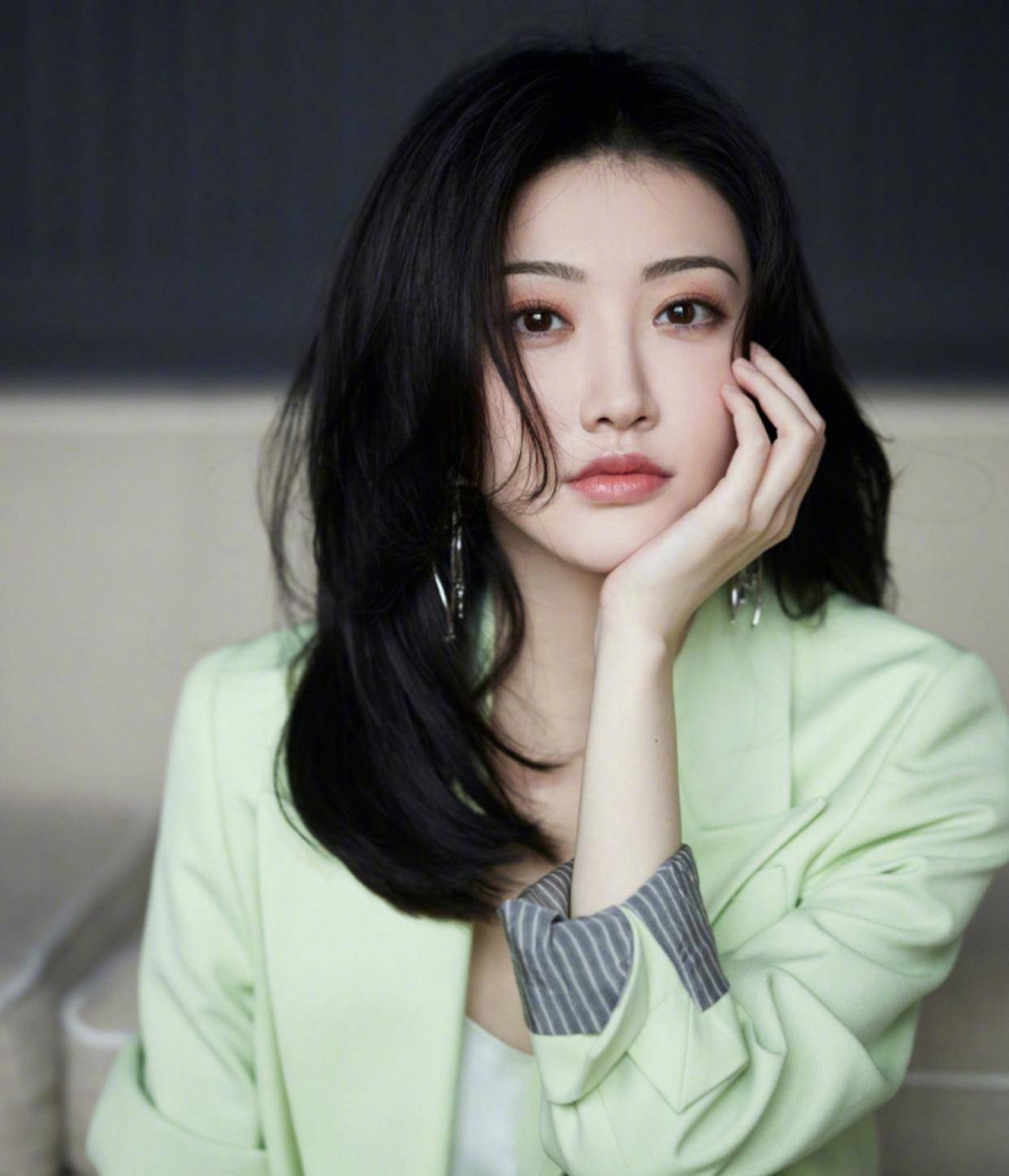 原创《司藤》不仅火了景甜与张彬彬,就连造型师都火了,秦放却被无视