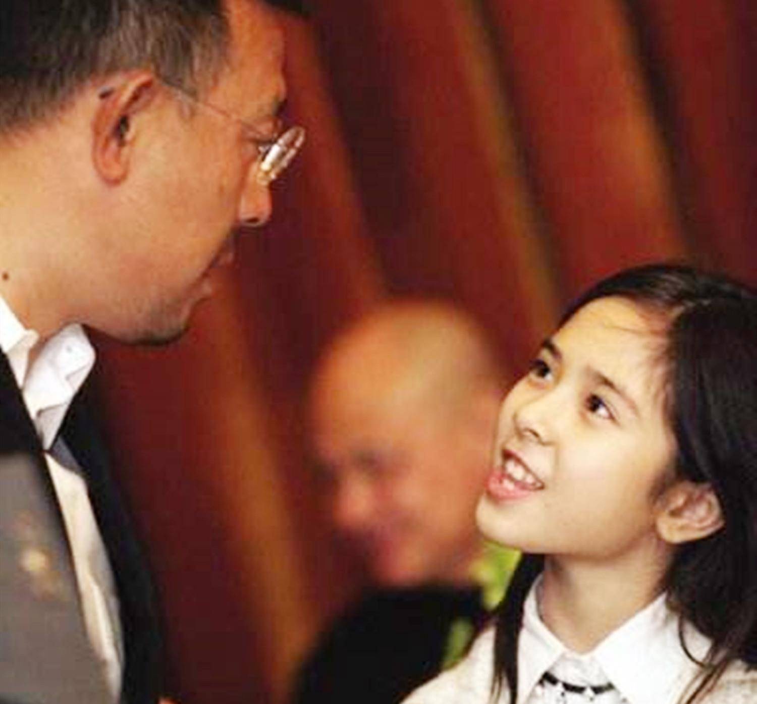 原创姜文坦言自己的女儿全天下最漂亮,看看这些照片,网友:真的服了
