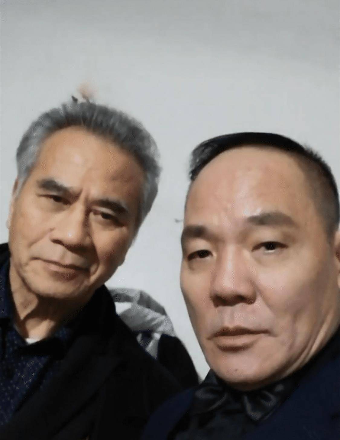 71岁"欧阳锋"朱铁和近照,目光如炬仍显冻龄,曾隐退20年之久