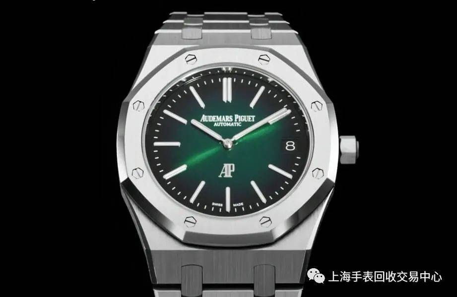 爱彼首度换上绿面依旧经典的爱彼rojumbo超薄表