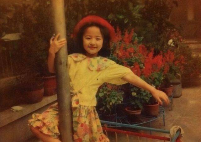 原创从小美到大!刘亦菲童年高清照曝光,扎一头小花辫软萌又可爱