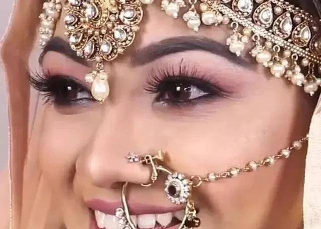 原创印度美女为什么会喜欢鼻饰戴鼻环的讲究是怎样的呢