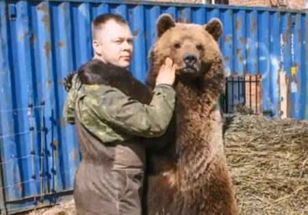不愧是战斗民族猫!喵星人火场中被救出表情依旧霸气