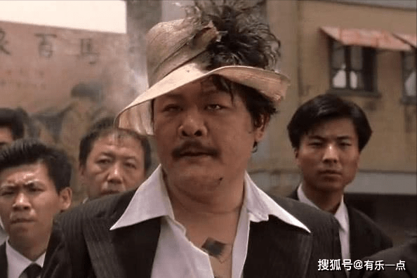 大家一定还记得在周星驰导演的《功夫》里面的斧头帮二当家,一句"