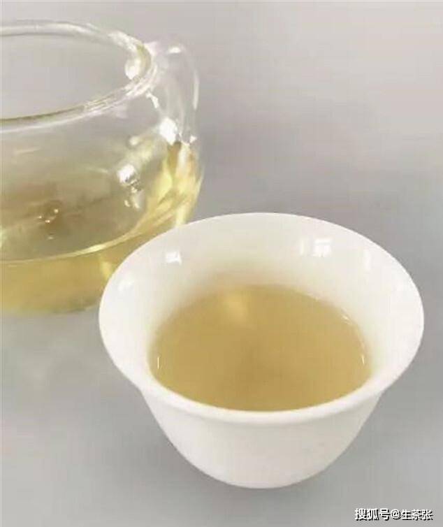 (1),冲泡方法 如果冲泡茶品时,注水过急,过高,水柱过粗,这样冲泡出来