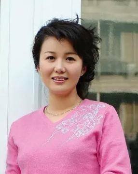 郑卫莉坎坷的婚姻:前夫赵君至今未娶,现任杜志国被曝出轨太难堪