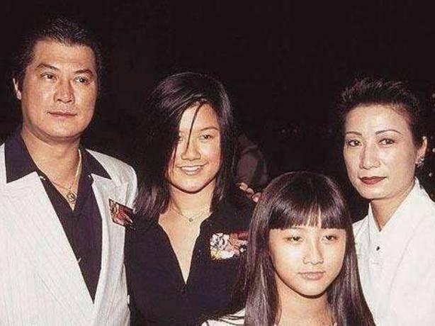 他是向华强最害怕的人,还是张学友的岳父,谢贤叫他弟弟