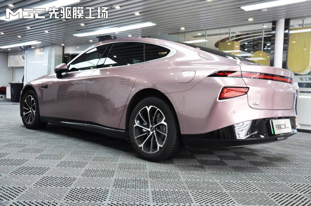 武汉先驱改色冰莓粉的小鹏p7温柔又撩人又纯又酷