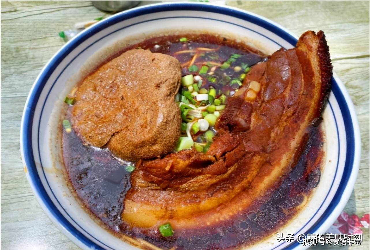 南京最好吃的大肉面,16元一碗给4两肉,浇头每天现做来晚吃不上