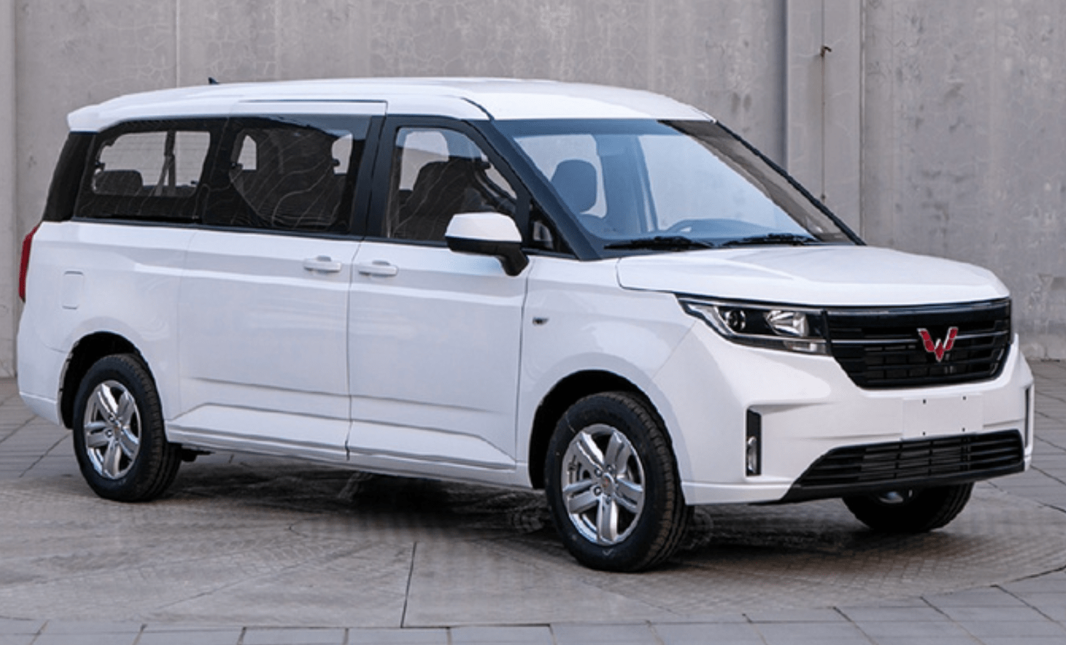 五菱蹭3胎热度造9座新车,和宏光plus外观一样还要对比