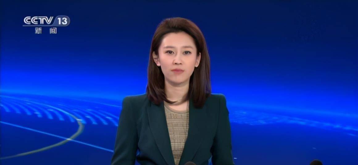 她是央视90后主持人,颜值神似刘亦菲,如今29岁美得不敢认