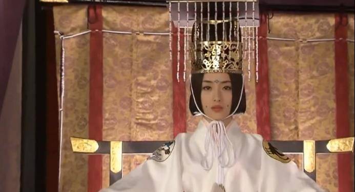 日本拟设皇女制,允许出嫁的皇族女性再回宫,日本会出现女皇吗?_天皇