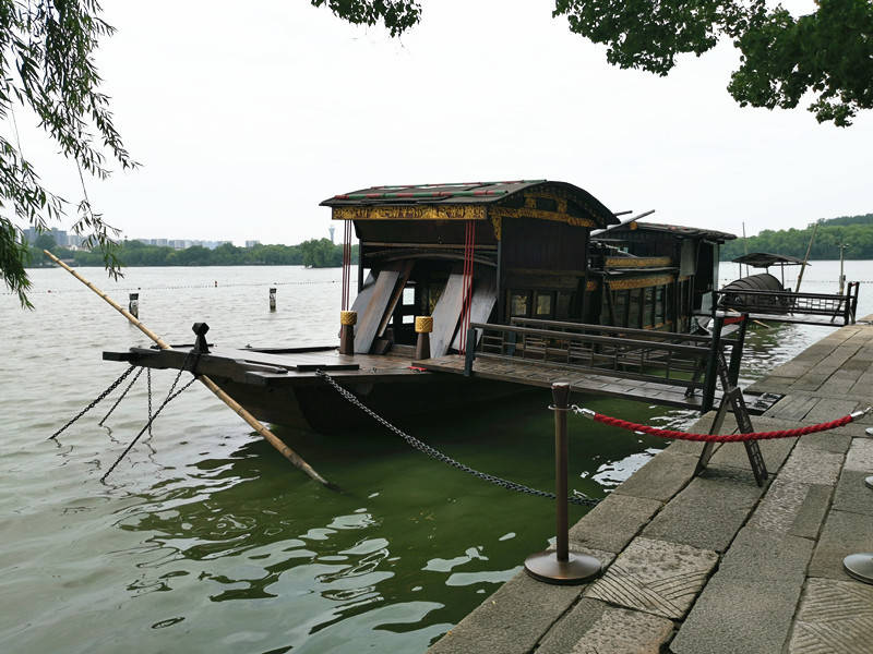 "秀水泱泱,红船依旧;时代变迁,精神永恒.