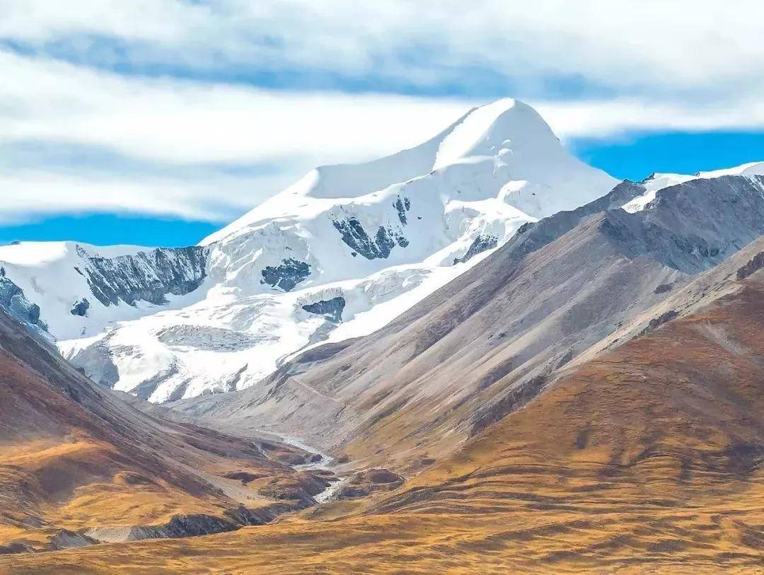 2℃ 永久冻土覆盖了90%以上的土地 唐古拉山脉最高峰格拉丹东峰,海拔