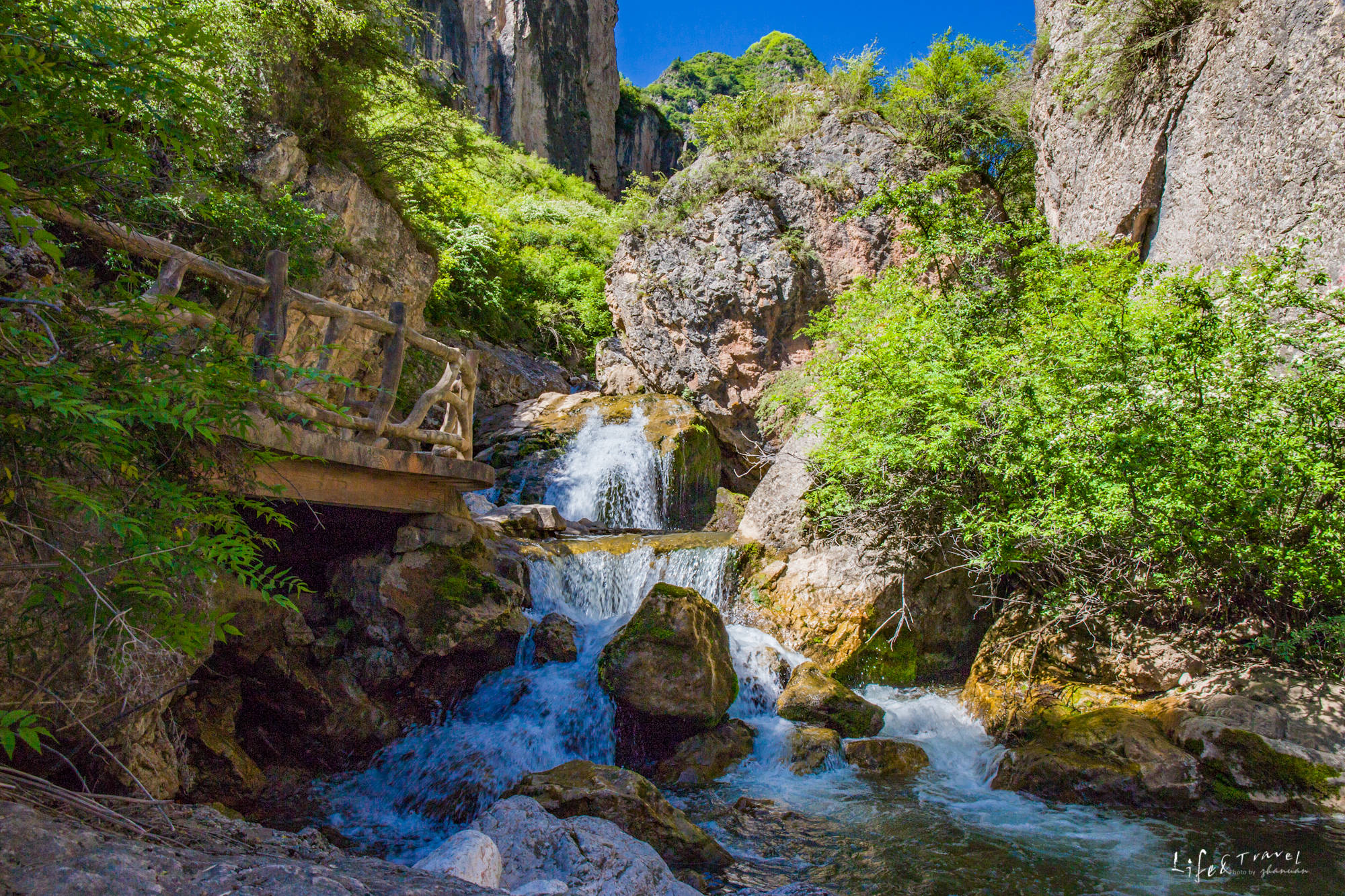 甘肃定西有座遮阳山,有山有水海拔2000多米,夏季避暑的不错选择