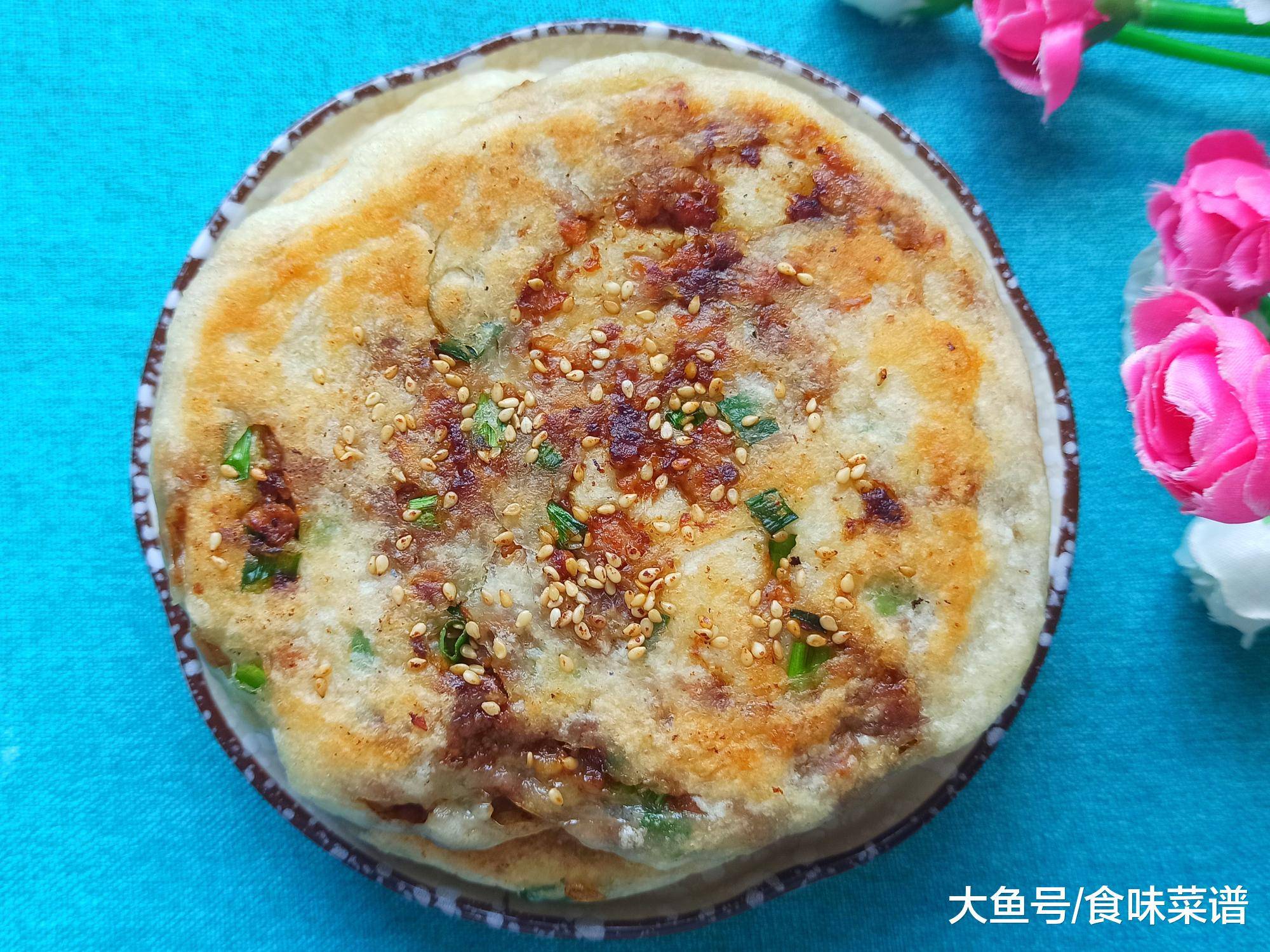 公婆饼是恩施地区十大名小吃之一,在当地非常有名气,用到的主要食材