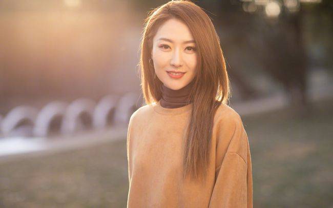 "浪姐"白冰的坎坷情史,背后大佬助她上位,闪婚男模贻误终生!_杨受成
