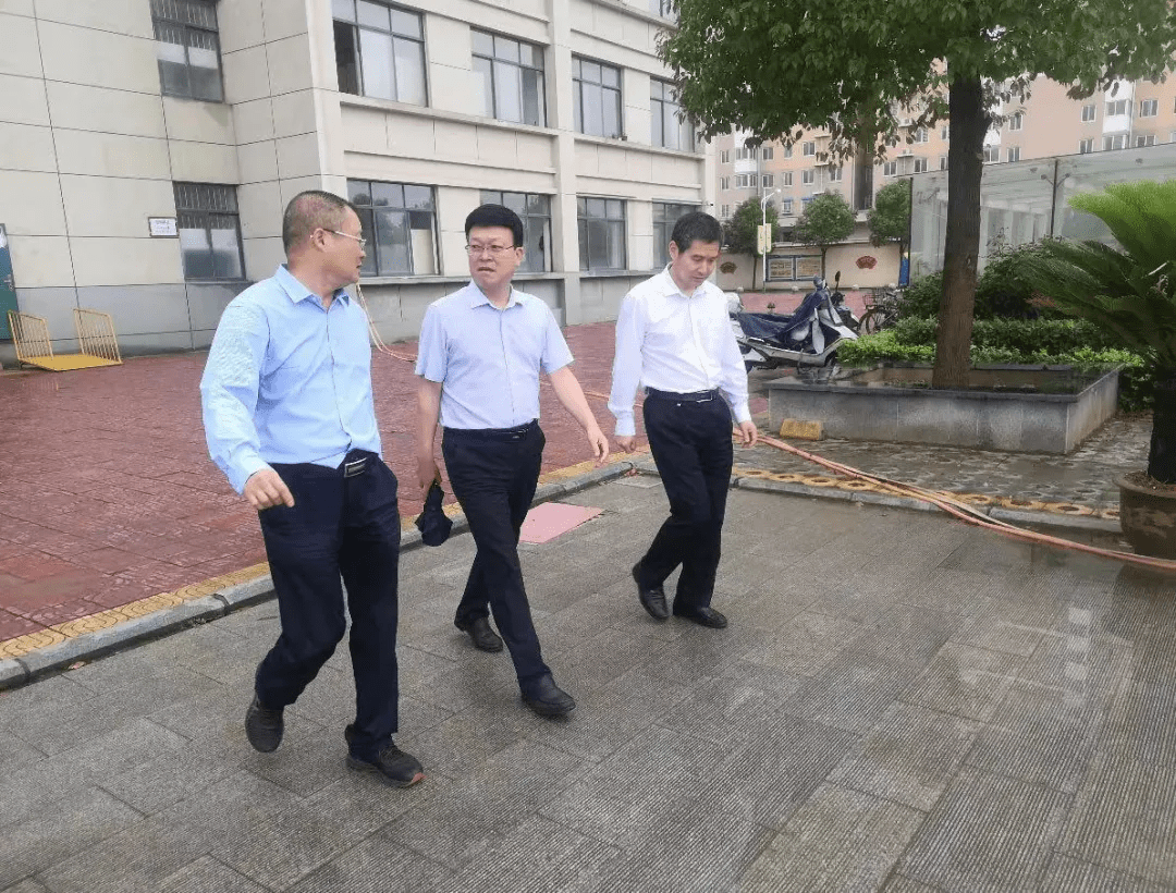 党史教育柳明伟一行到南阳市八中调研工作