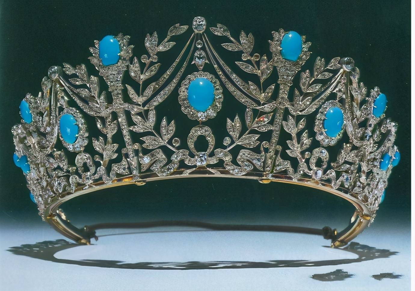 欧洲王室王冠奢华高贵日本皇室王冠几乎一个样高仿上不了台面