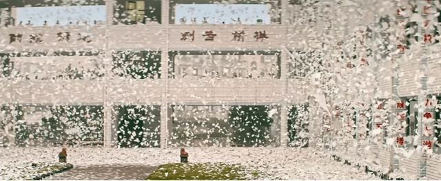 原创考完试就扔书你真的喜欢学习这电影把老师和学生的脸都给打了
