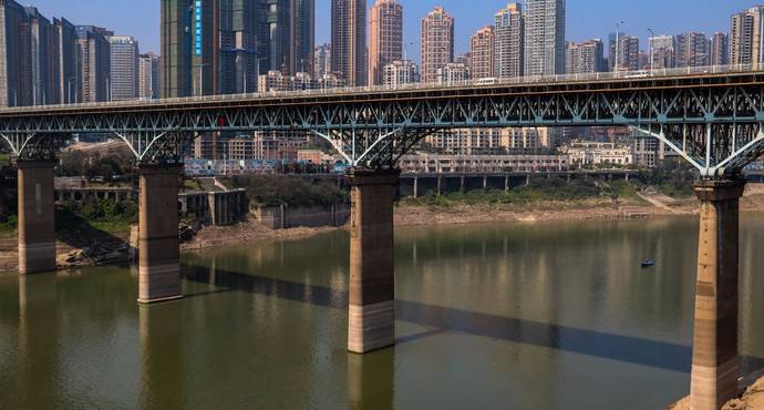 重庆中心城首座跨江大桥,修建耗时8年!建成通车时全城