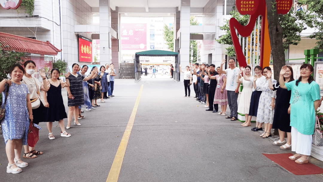 南阳市九中:祝愿孩子们旗开得胜,马到成功!