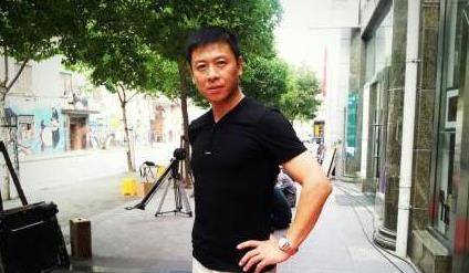 胡亚捷开始主动为妻子做家务,而汤静也把家里收拾的越来越干净了.