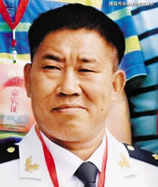 被称"丑男"的杜旭东与妻子相爱37年0绯闻,女儿逆袭长得美